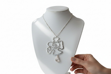 Load image into Gallery viewer, Flower Necklace