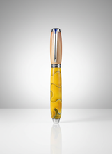 Load image into Gallery viewer, Boligrafos En Madera Y Resina Fountain Pen
