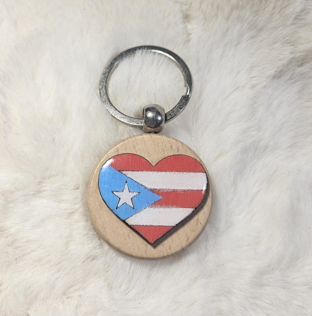 Llaveros En Madera Pintados Al Relieve (Bandera Corazon)