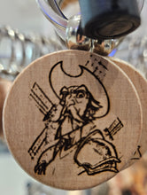 Load image into Gallery viewer, Llaveros Grabados Hechos En Madera
