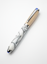 Load image into Gallery viewer, Boligrafos En Madera Y Resina Fountain Pen
