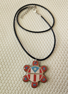 Collar En Madera (Sol y Bandera)